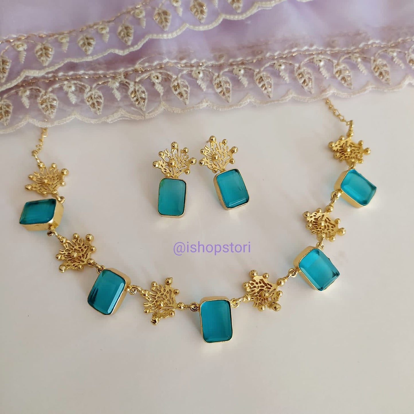 Akshita Single Layer Necklace Set