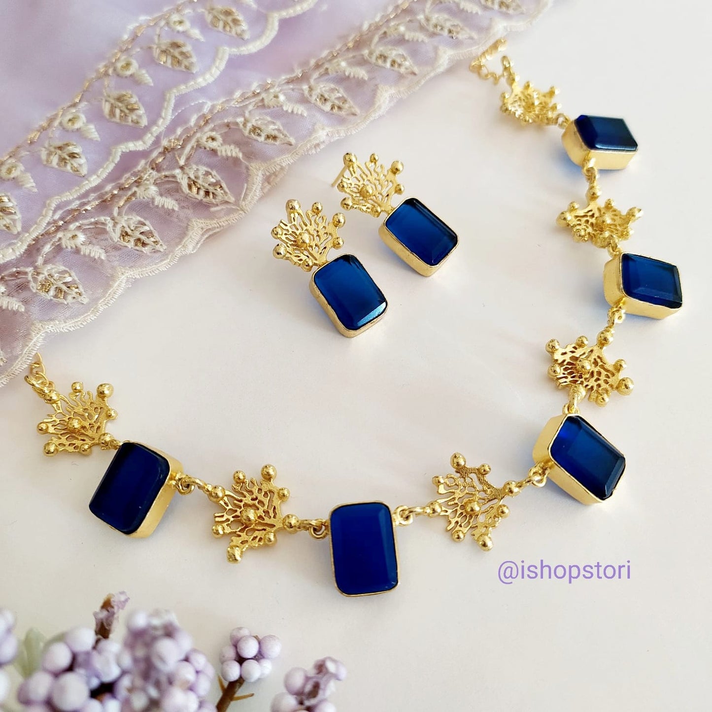 Akshita Single Layer Necklace Set