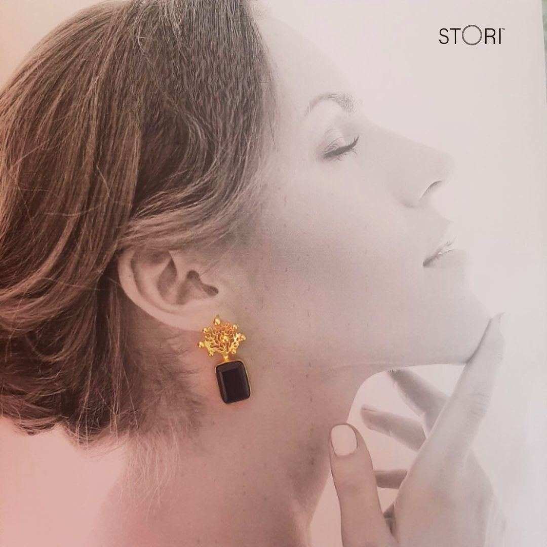 Akshita Glossy Stone Earrings