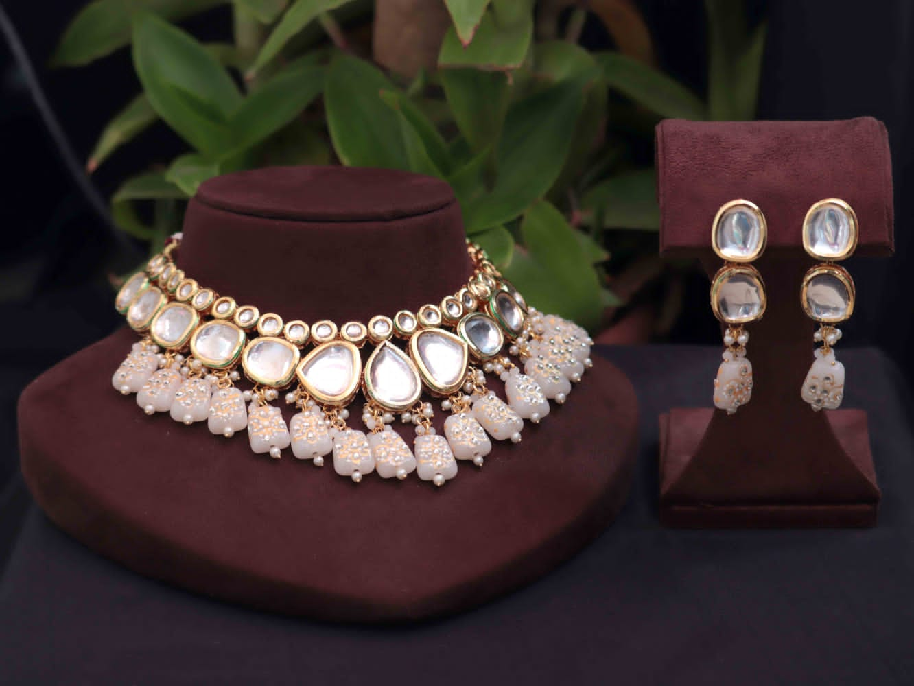 Baby pink kundan choker necklace in an elegant design.