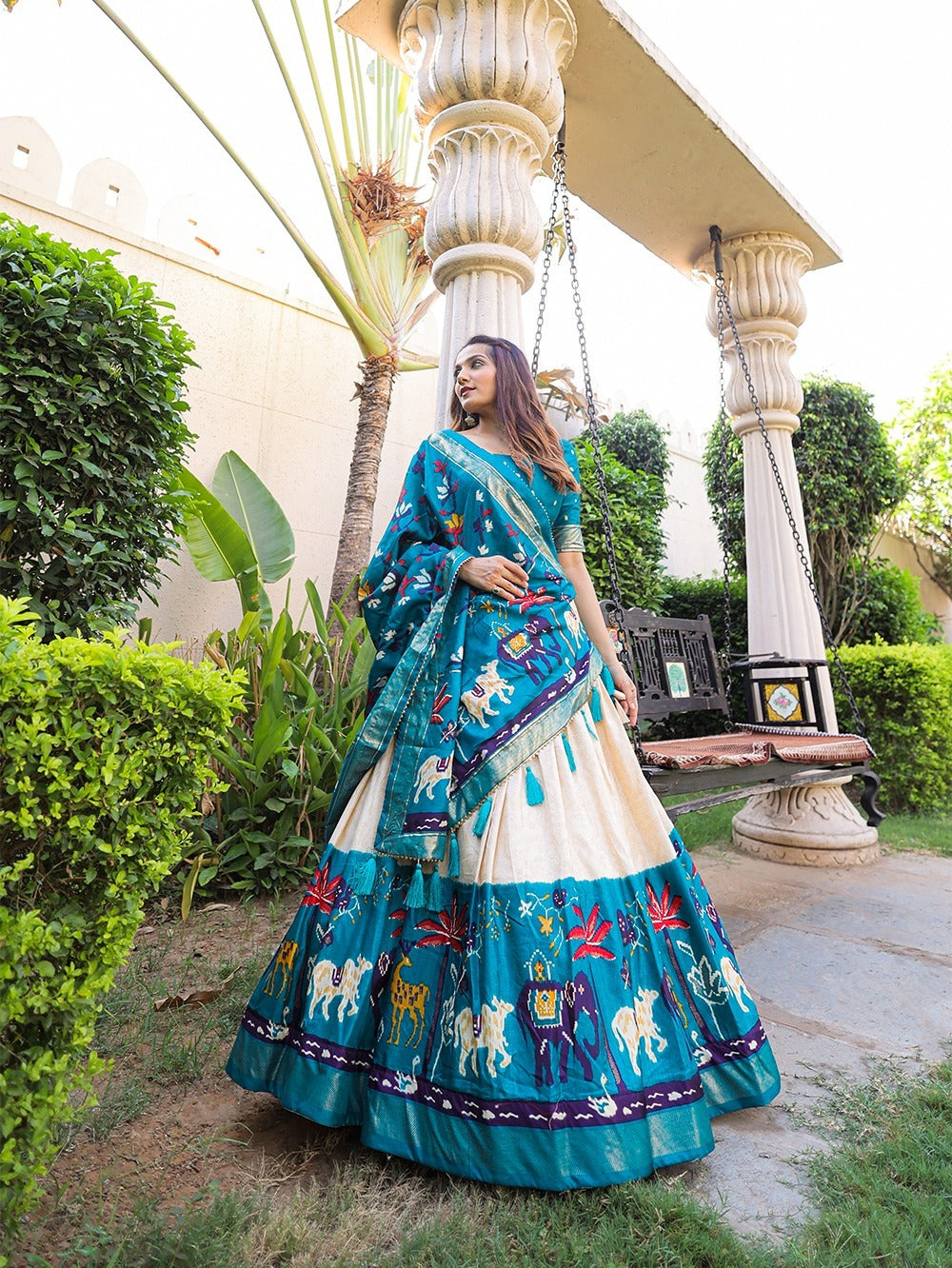 👇DIFFERENCE BETWEEN GHAGRA AND LEHENGA Ghagra and Lehenga are two very  similar traditional dresses worn by girls and women folk in ma... |  Instagram