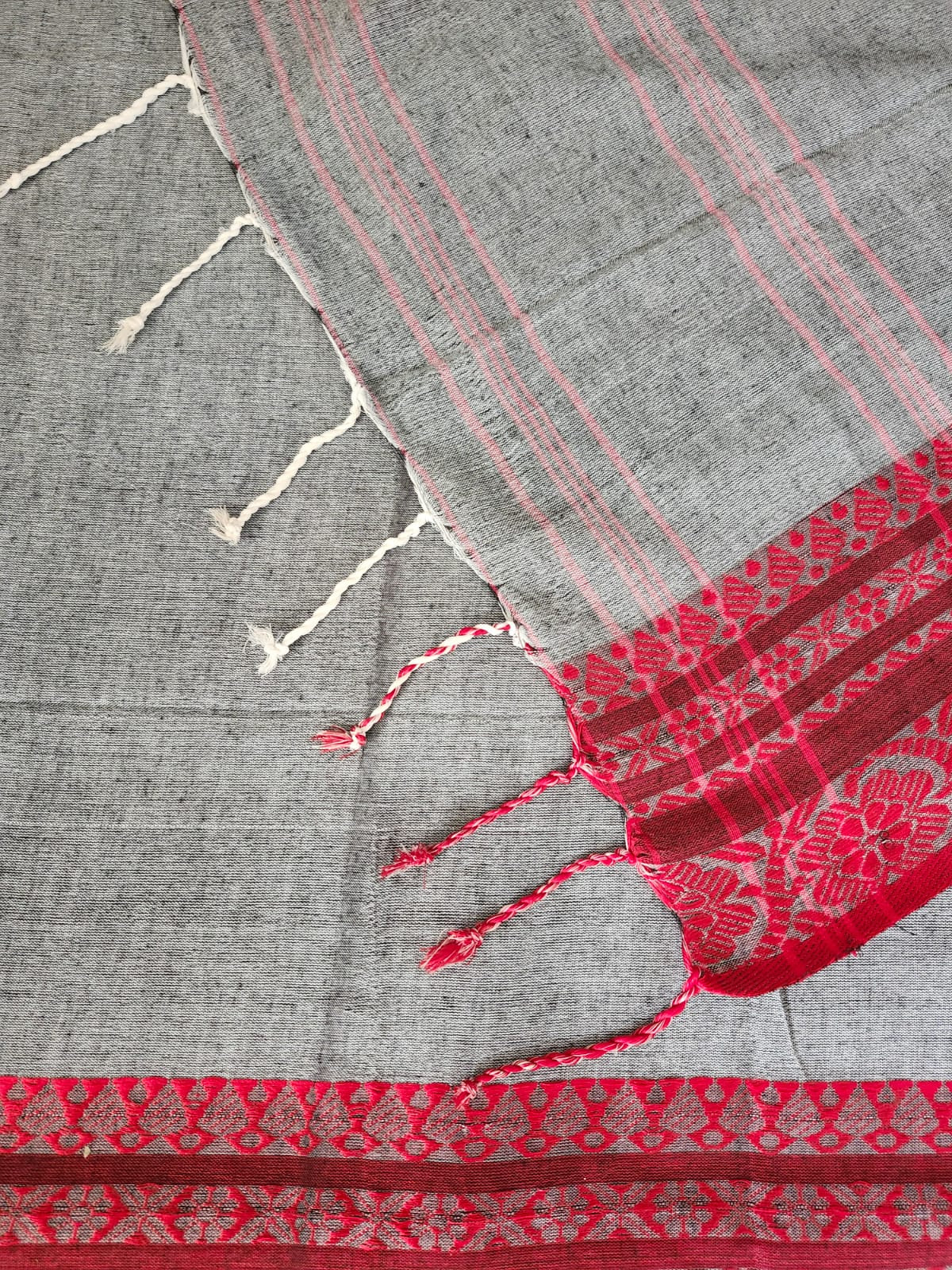 Grey & Red Handloom Cotton Saree