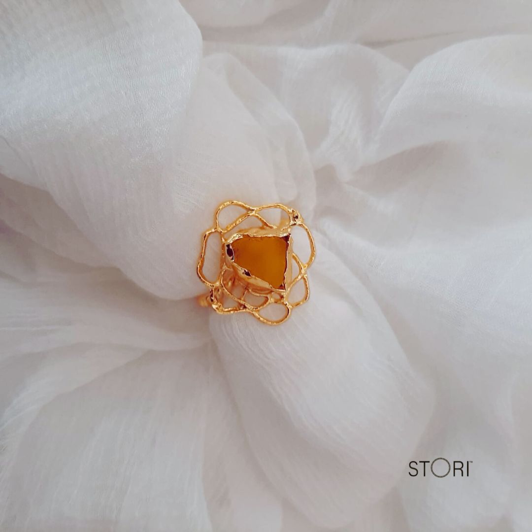 Lemon Quartz Raw Stone Rose Pattern Finger Ring