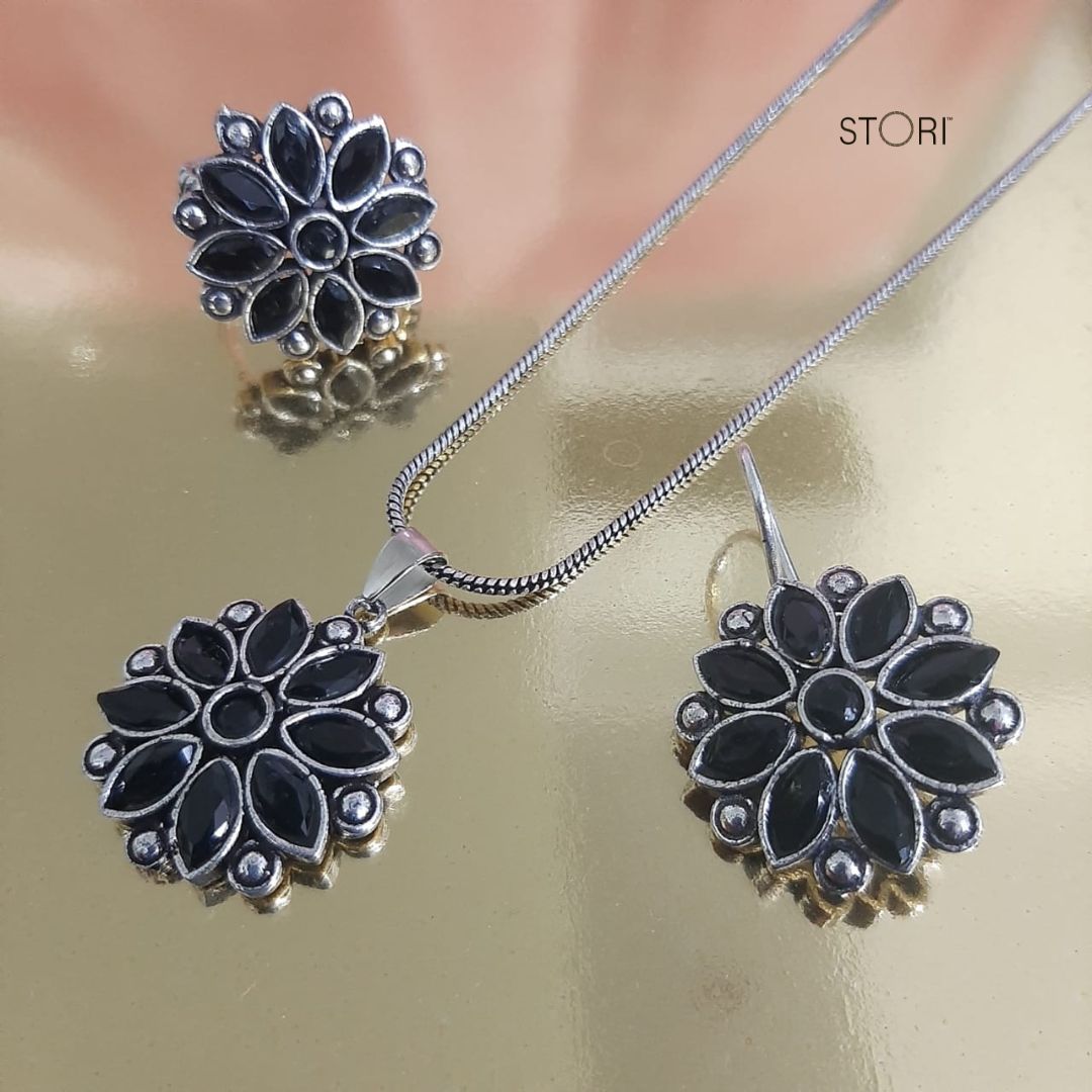 Reet Floral Star Pattern Monalisa Stones Oxidised Combo Set