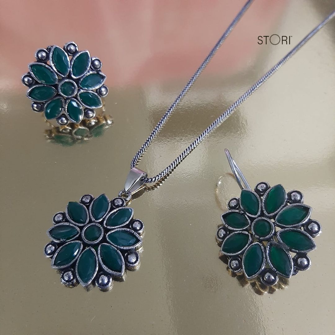 Reet Floral Star Pattern Monalisa Stones Oxidised Combo Set