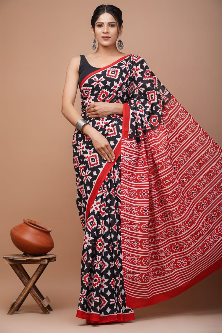 Red Black White Pattern Printed Handloom Cotton Mulmul Saree