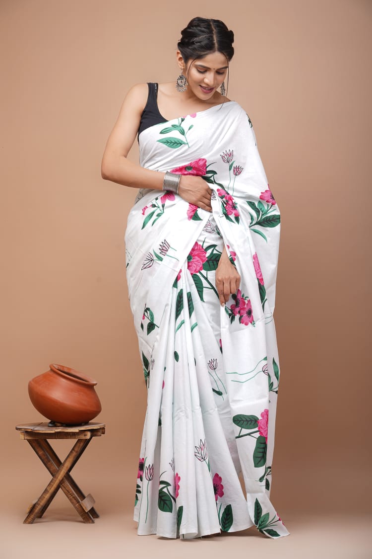 Red Green White Floral Printed Handloom Cotton Mulmul Saree