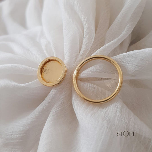 Golden Disc & Loop Statement Ring