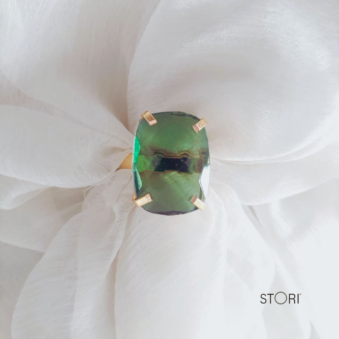 Green Glossy Stone Finger Ring