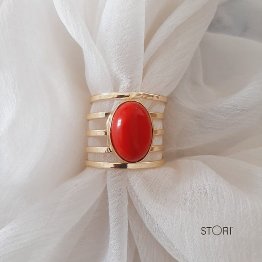 Coral Red Oval Stone Golden Stripes Finger Ring