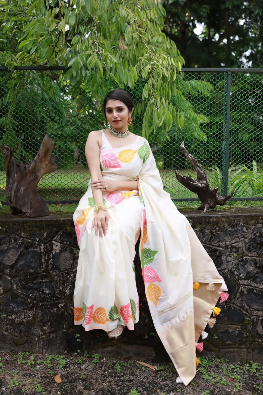 Ivory White Soft Silk Saree With Woven Leaves