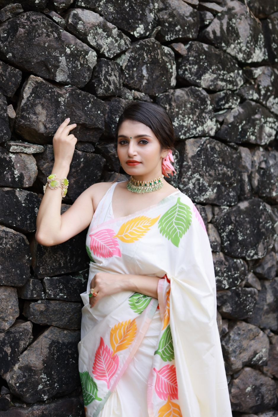 Ivory White Soft Silk Saree With Woven Leaves