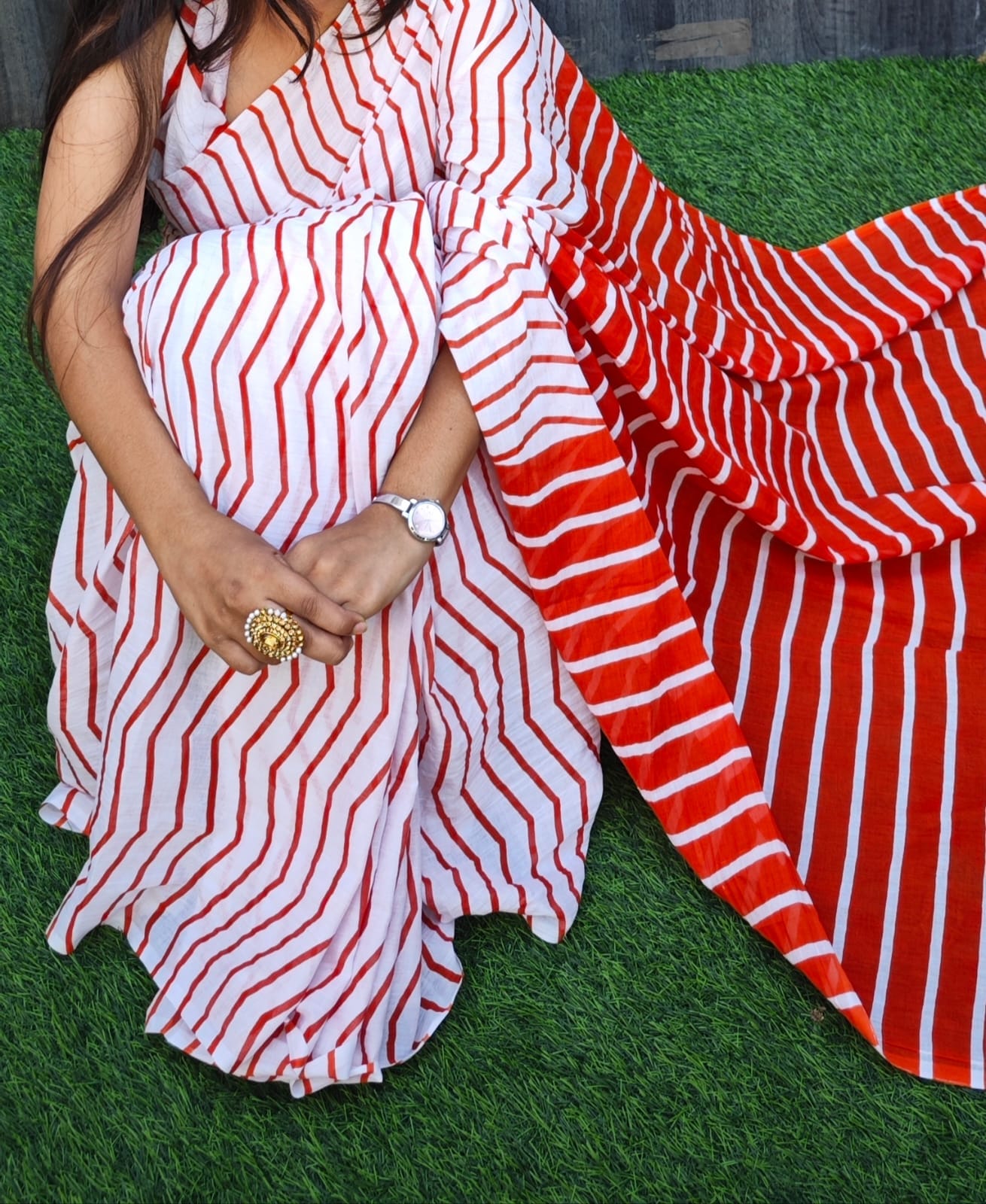 Red Chevron Printed Handloom Cotton Mulmul Saree