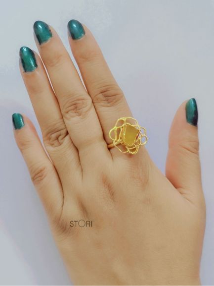 Lemon Quartz Raw Stone Rose Pattern Finger Ring