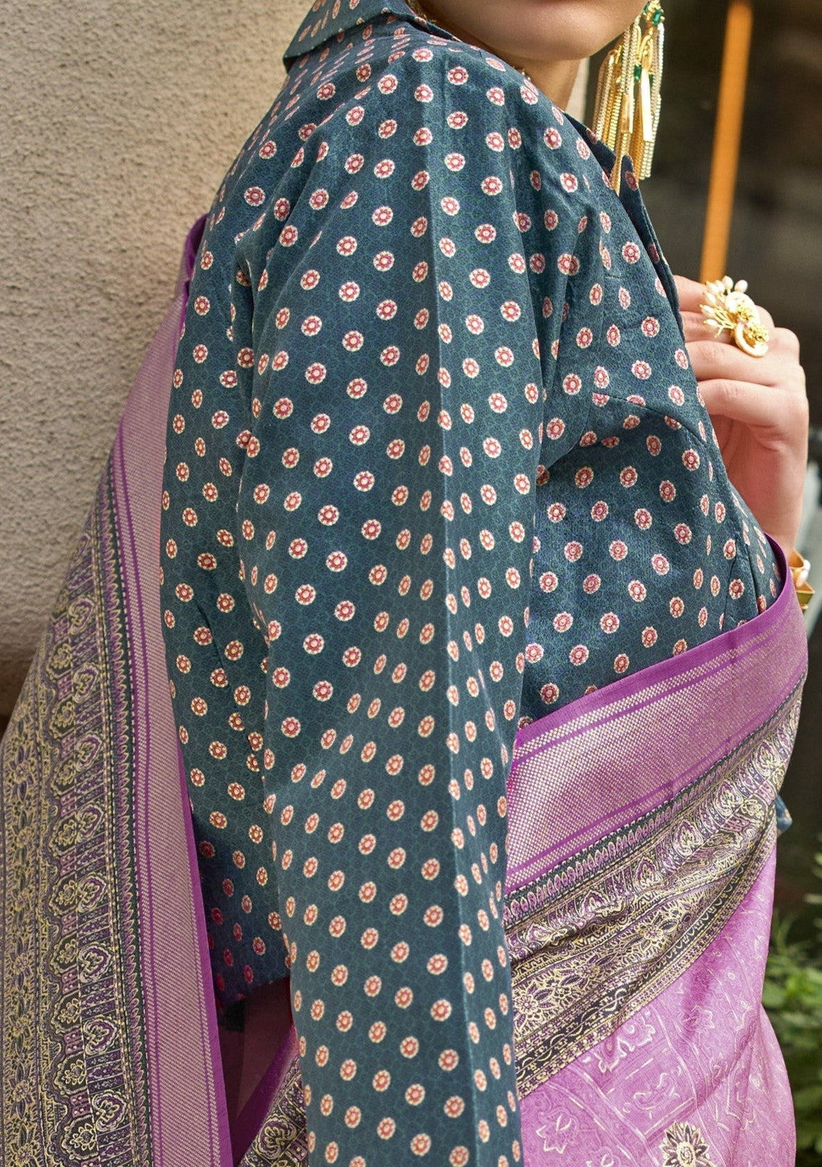 Onion Pink Silk Saree With Exotic Art Printed Border