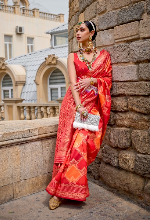 Banarasi Silk Saree With Red Diamond Palettes