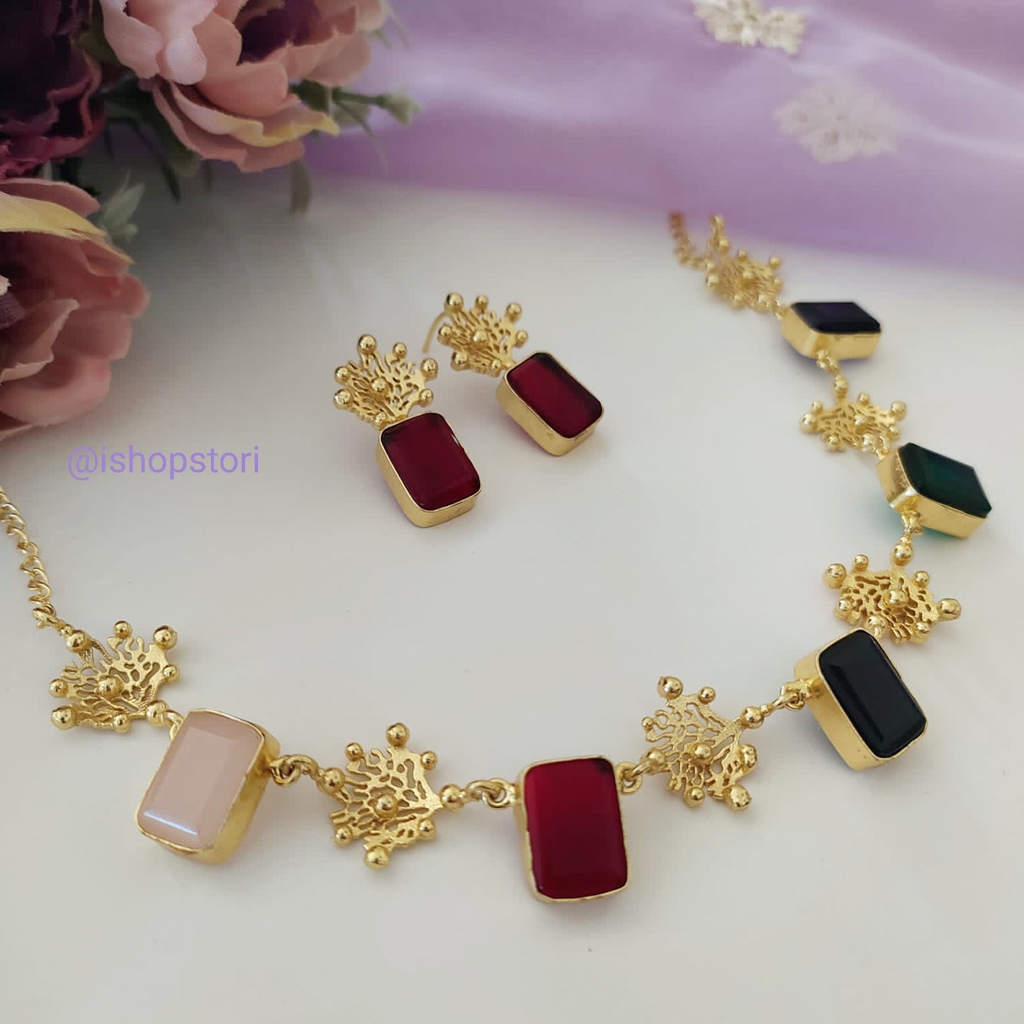 Akshita Single Layer Necklace Set