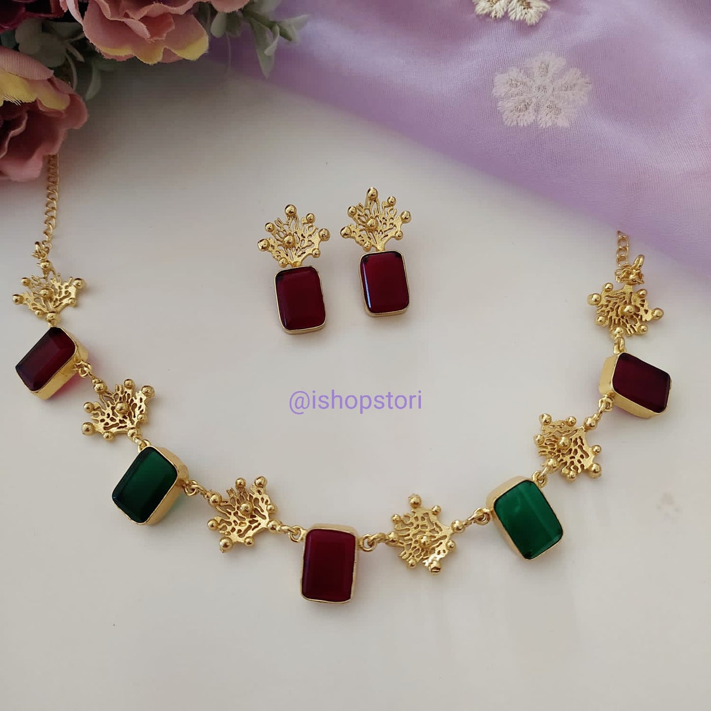 Akshita Single Layer Necklace Set