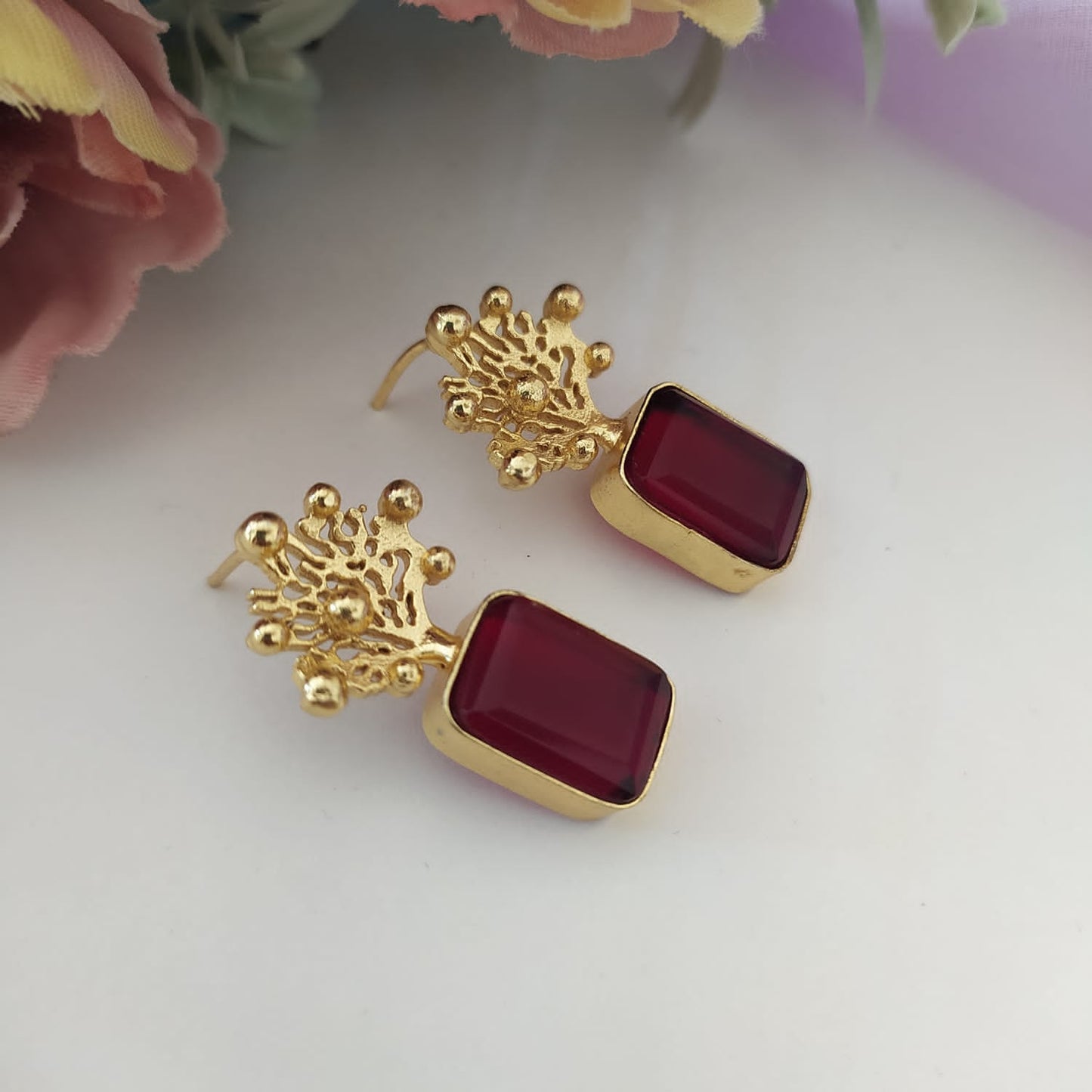 Akshita Glossy Stone Earrings