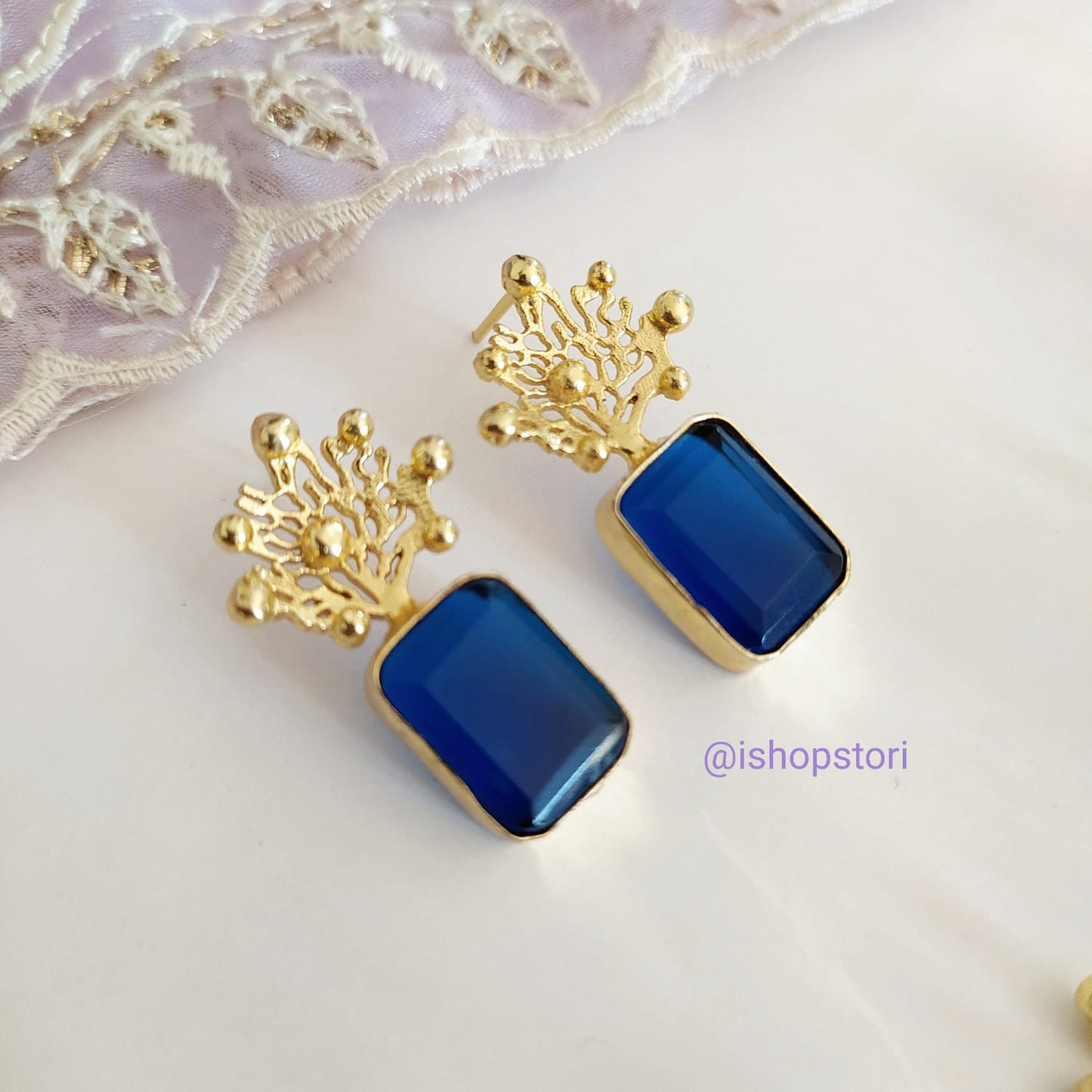 Akshita Glossy Stone Earrings