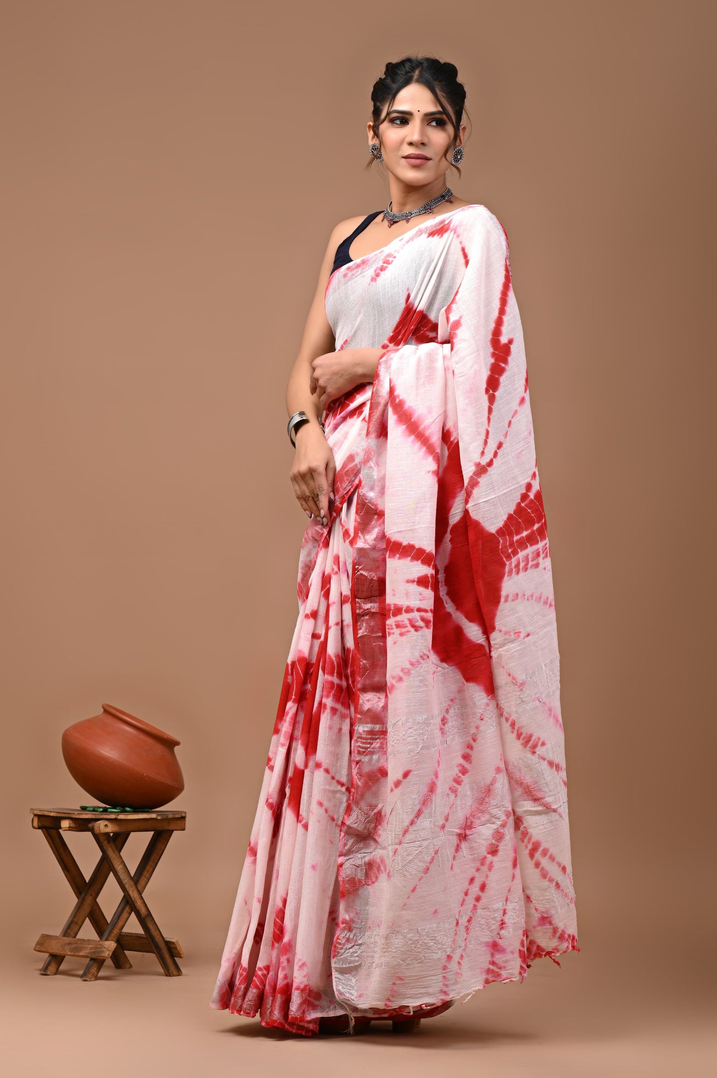 Red & White Linen Saree With Silver Zari Border