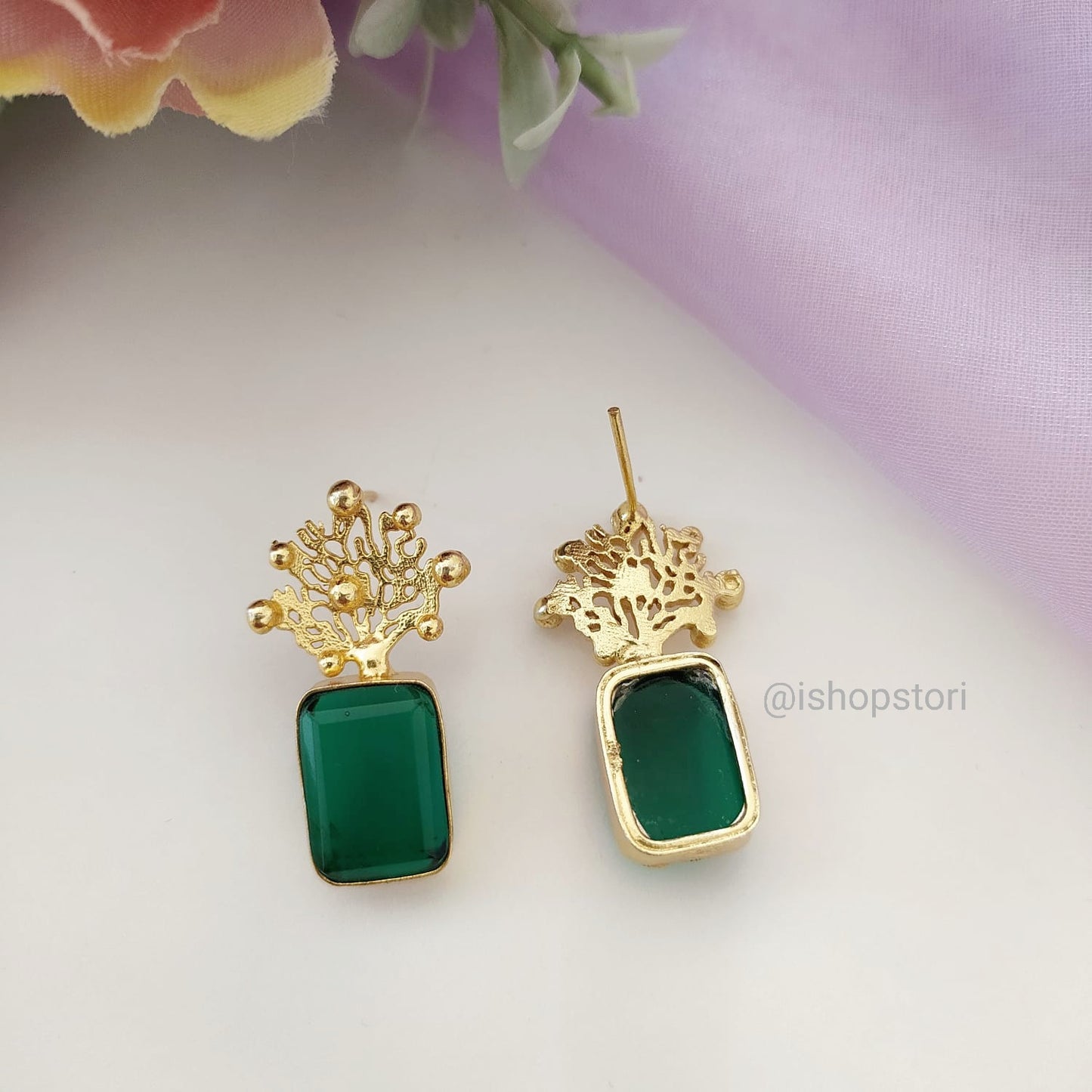 Akshita Glossy Stone Earrings