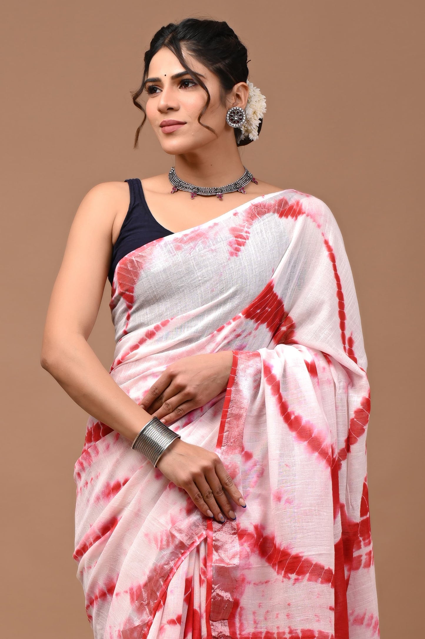 Red & White Linen Saree With Silver Zari Border