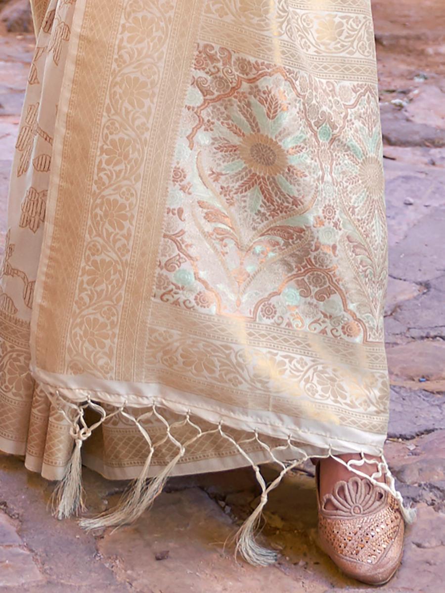 Butter White Banarasi Handloom Soft Silk Saree
