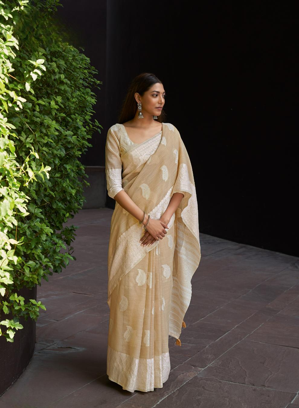 Latte Brown Woven Linen Saree