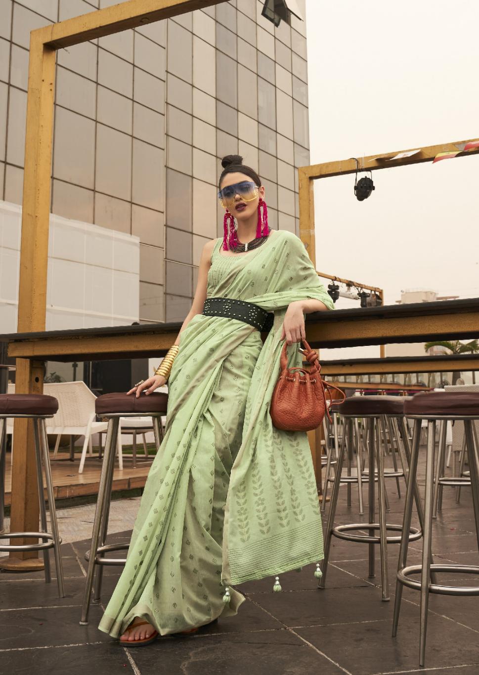 Pistachio Green Viscose Linen Handloom Saree With Handmade Tassels