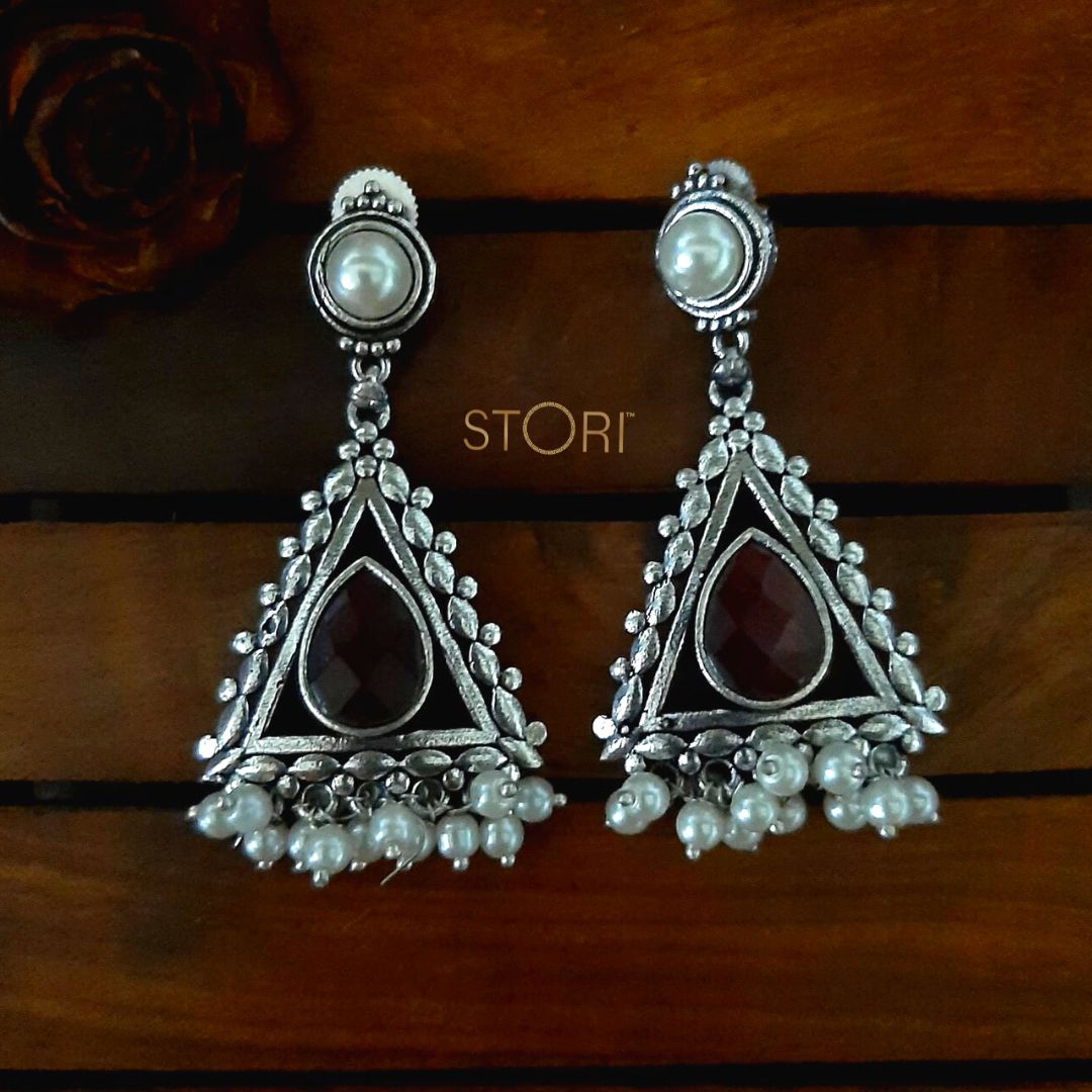 Tribhuj Monalisa Stone Silver Look Alike Oxidised Earrings