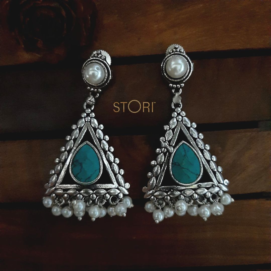 Tribhuj Monalisa Stone Silver Look Alike Oxidised Earrings