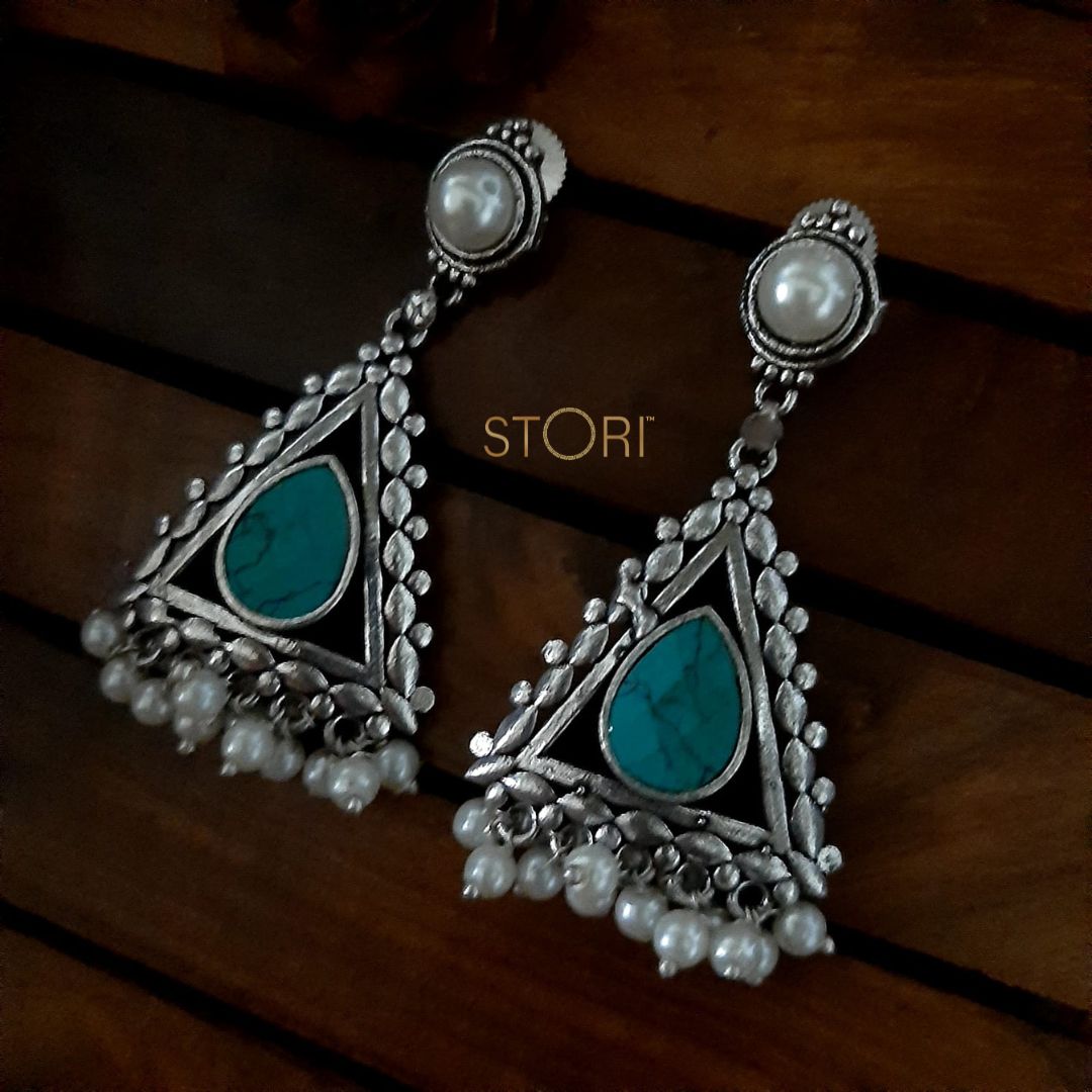 Tribhuj Monalisa Stone Silver Look Alike Oxidised Earrings