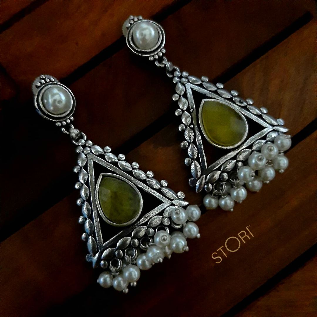 Tribhuj Monalisa Stone Silver Look Alike Oxidised Earrings