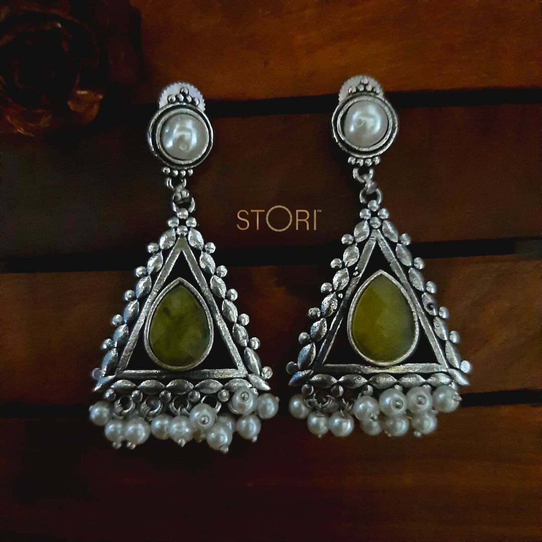 Tribhuj Monalisa Stone Silver Look Alike Oxidised Earrings