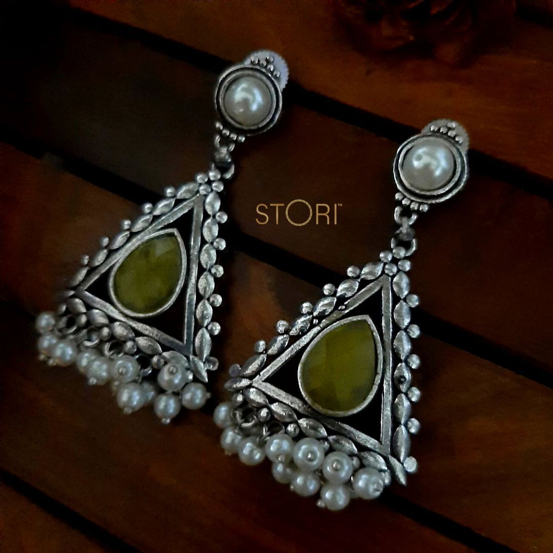 Tribhuj Monalisa Stone Silver Look Alike Oxidised Earrings