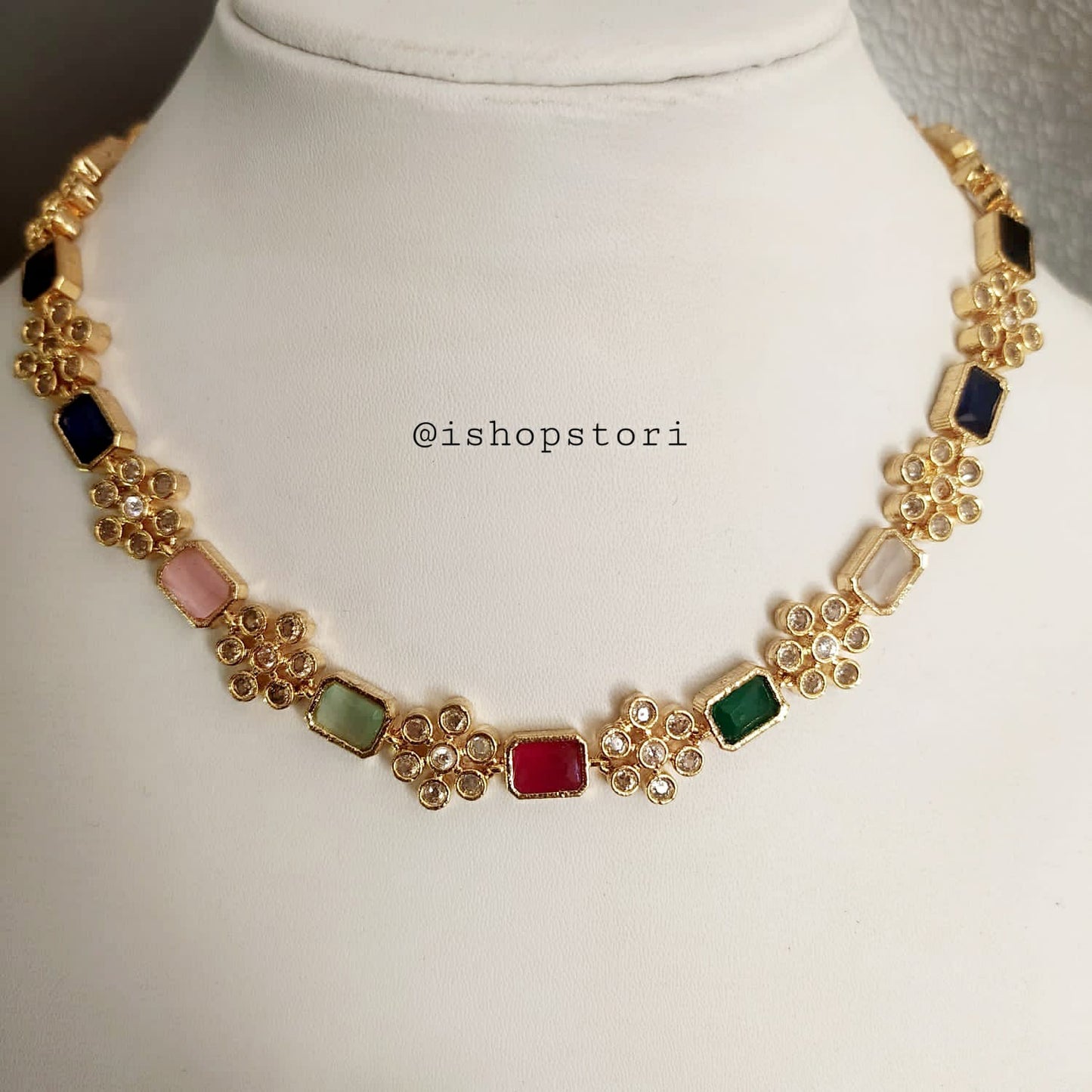 Mahira Monalisa Stone Multicolor Necklace Set