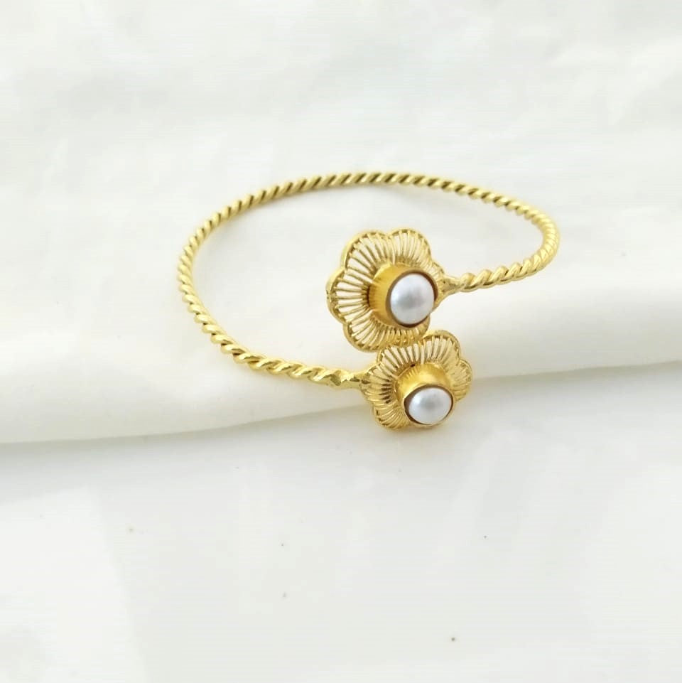 Shimpi Mushroom Flora with Fresh Water Pearl Bracelet