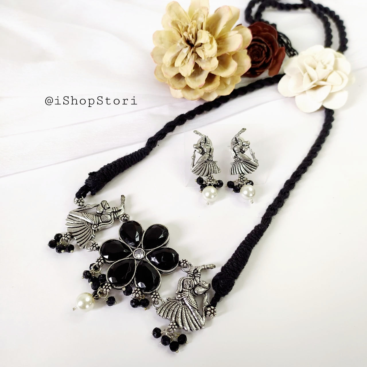 Saranya Monalisa Stone Flower & Nartaki Oxidised Necklace Set